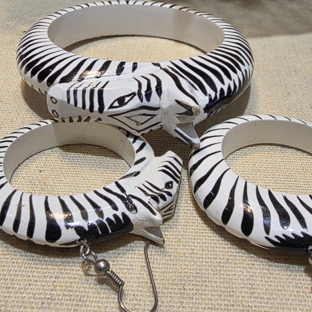 Hand-Painted Zebra Stripe Wood Bangle Set - Black & White